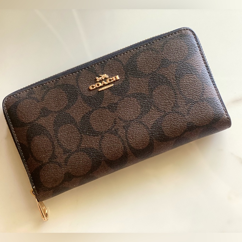 Coach Wallet - Picture 3 of 8